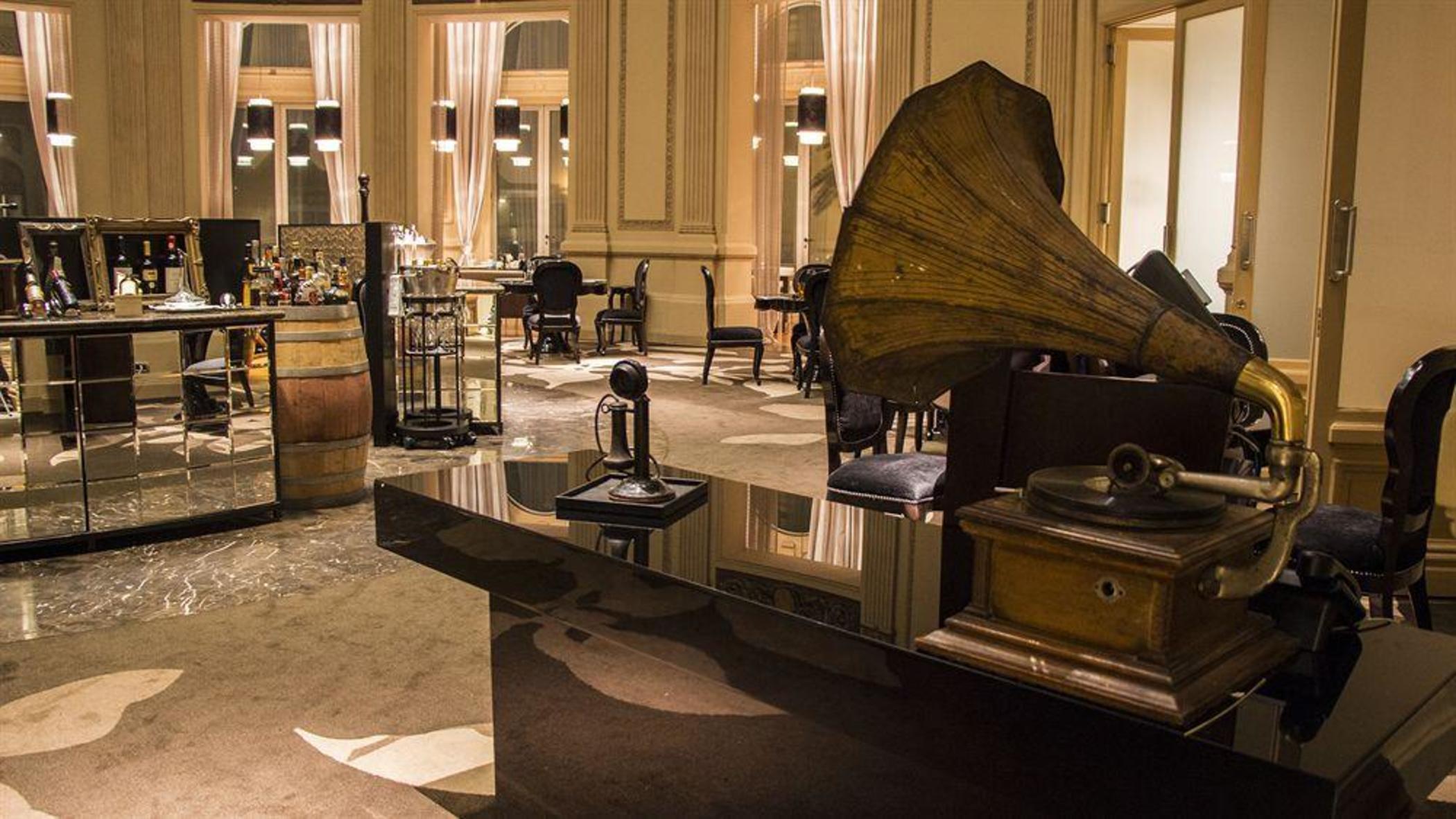 蒙得维的亚卡拉斯科赌场和spa中心索菲特酒店 外观 照片 The piano in the lobby of the Mandarin Oriental, Paris