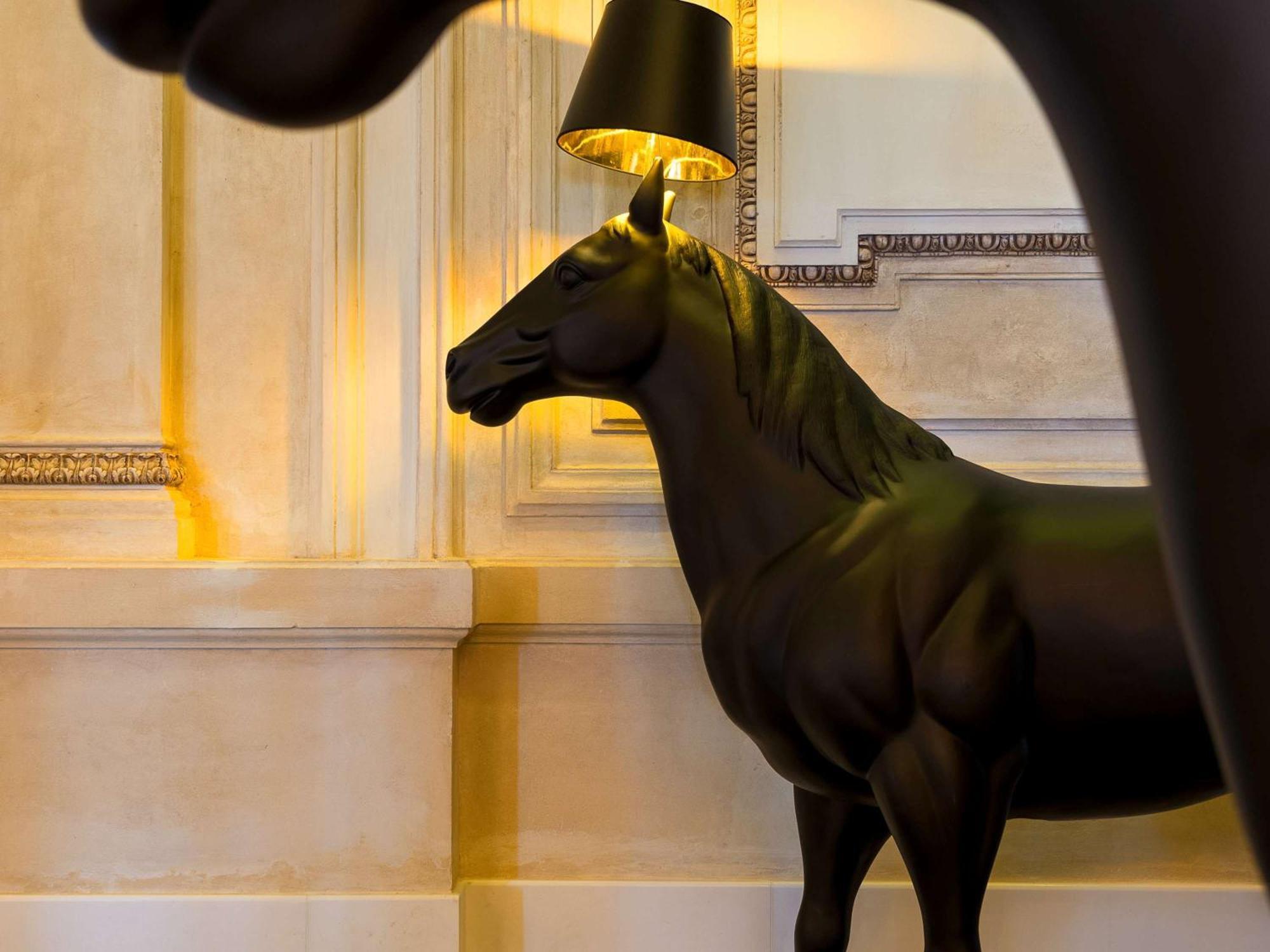 蒙得维的亚卡拉斯科赌场和spa中心索菲特酒店 外观 照片 The horse lamp