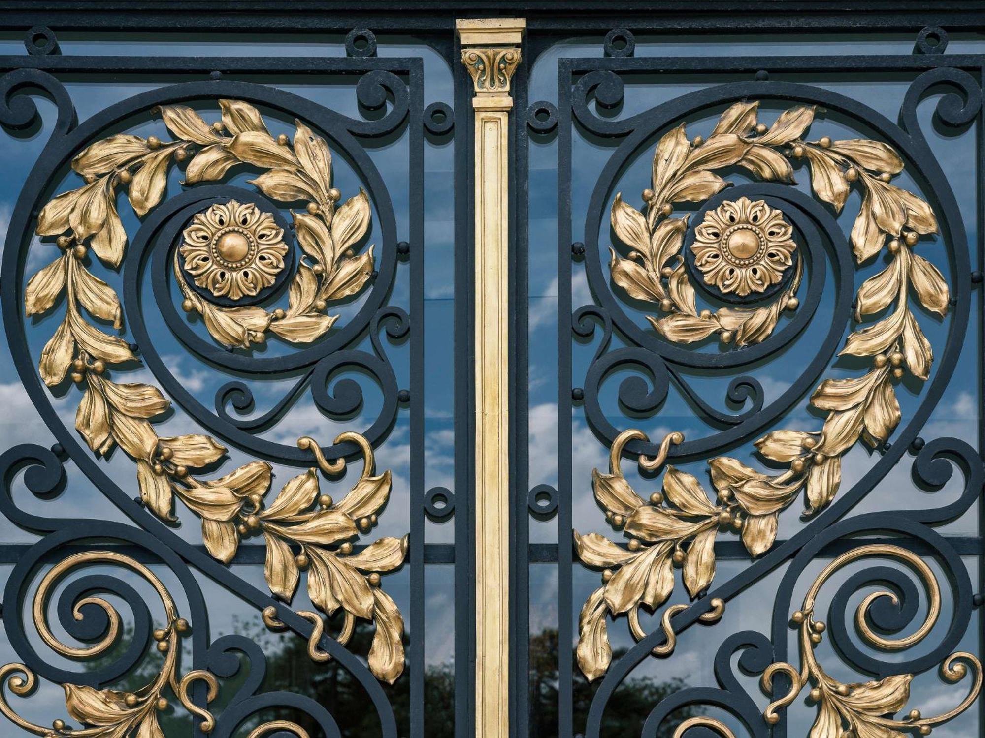 蒙得维的亚卡拉斯科赌场和spa中心索菲特酒店 外观 照片 Wrought iron gate