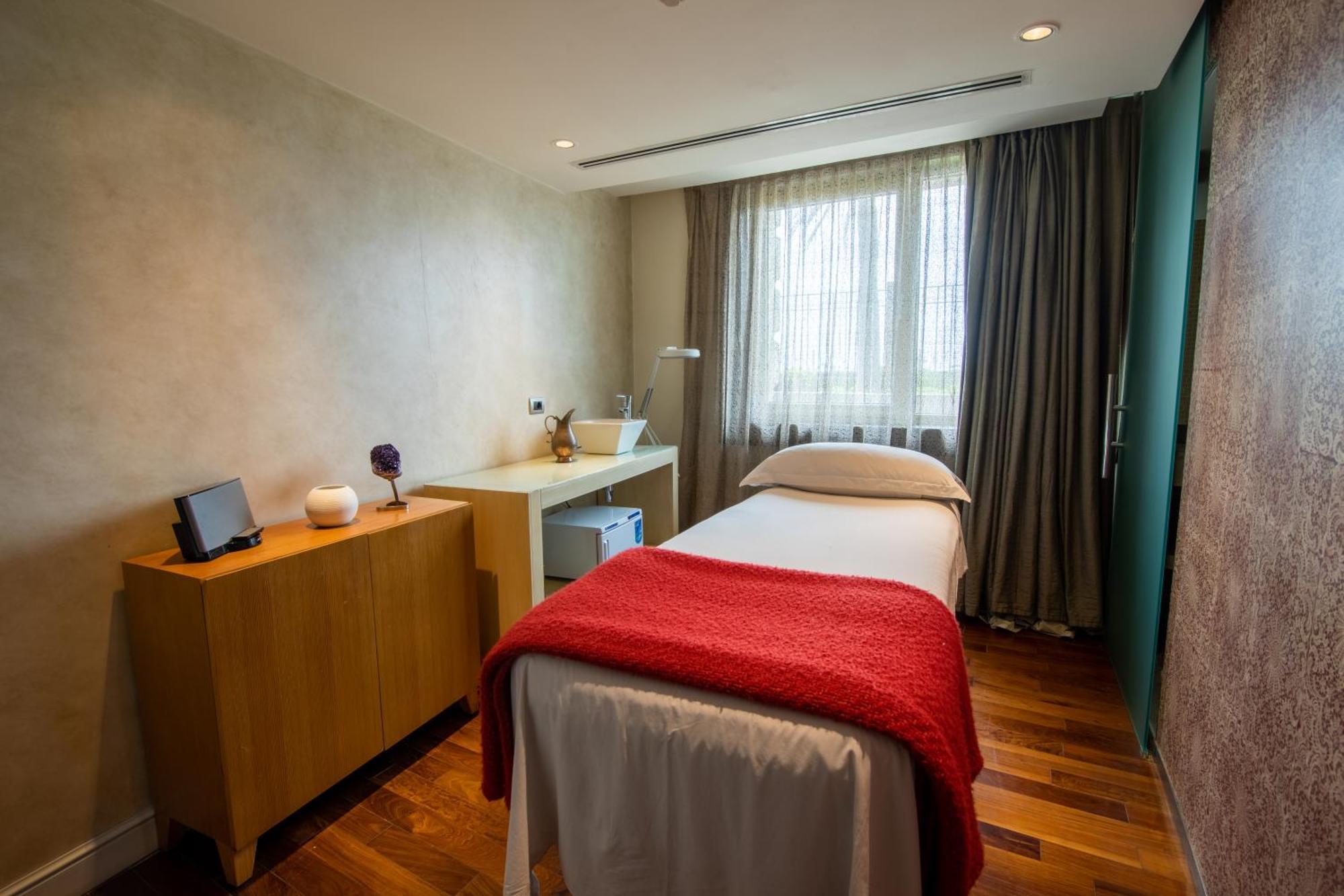 蒙得维的亚卡拉斯科赌场和spa中心索菲特酒店 外观 照片 Treatment room at The Dorchester, London