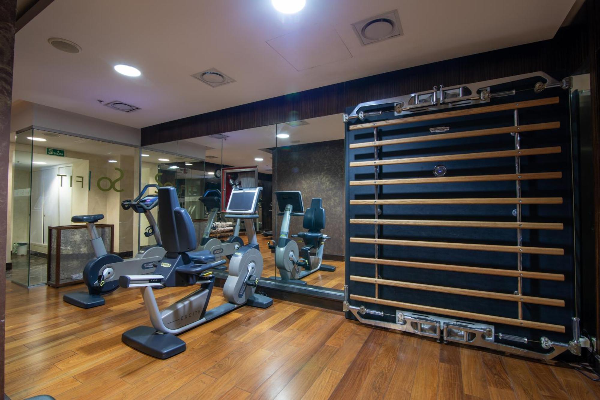 蒙得维的亚卡拉斯科赌场和spa中心索菲特酒店 外观 照片 The gym at The Dorchester