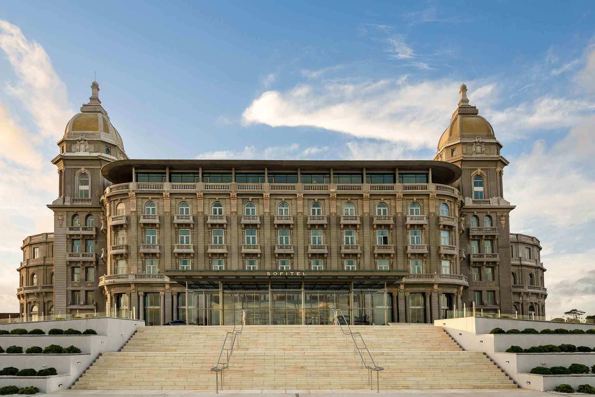 蒙得维的亚卡拉斯科赌场和spa中心索菲特酒店 外观 照片 The Grand Hotel